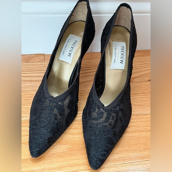 Preview Collection Shoes - Picture 2 of 6